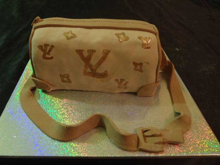 עוגת יום הולדת תיק לואי וויטון